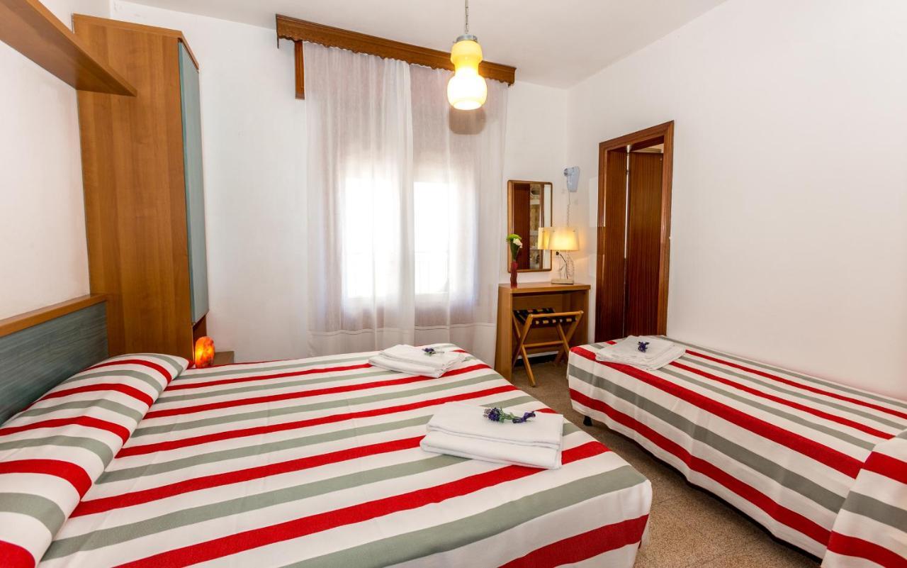 Hotel Saturno Lido di Jesolo Exterior photo