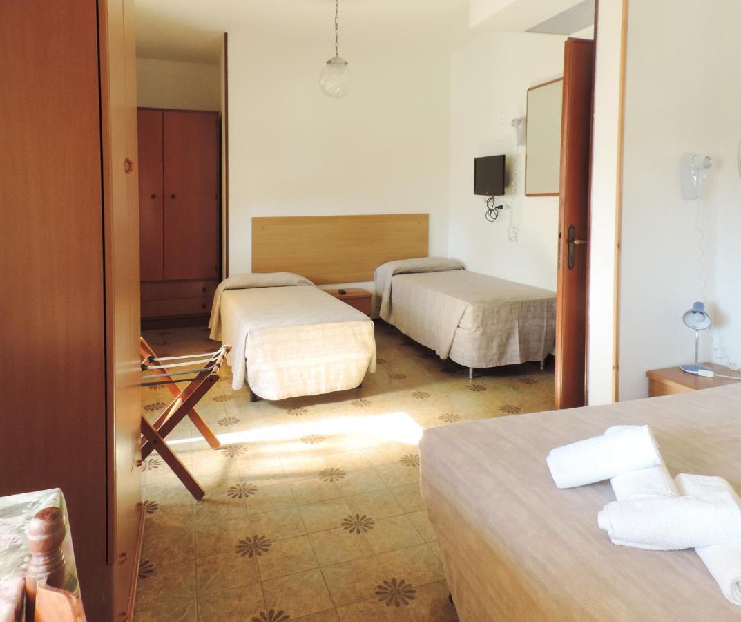 Hotel Saturno Lido di Jesolo Exterior photo